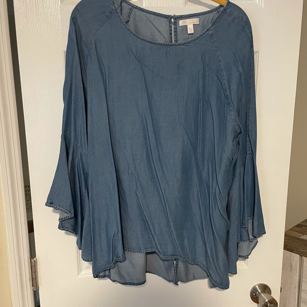 Lauren Conrad denim flowy sleeve blouse with split back